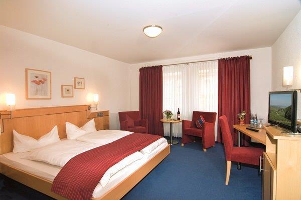 Pension Gaestehaus Kachelofa Vaihingen an der Enz Kamer foto